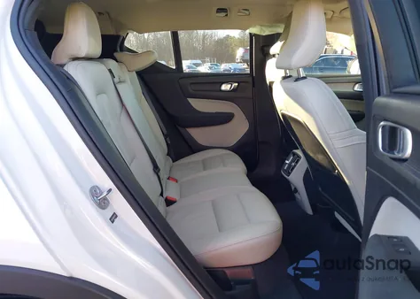 2023 Volvo Xc40 B5 Plus Dark Theme из США, поврежденный, VIN YV4L12UW8P2081071